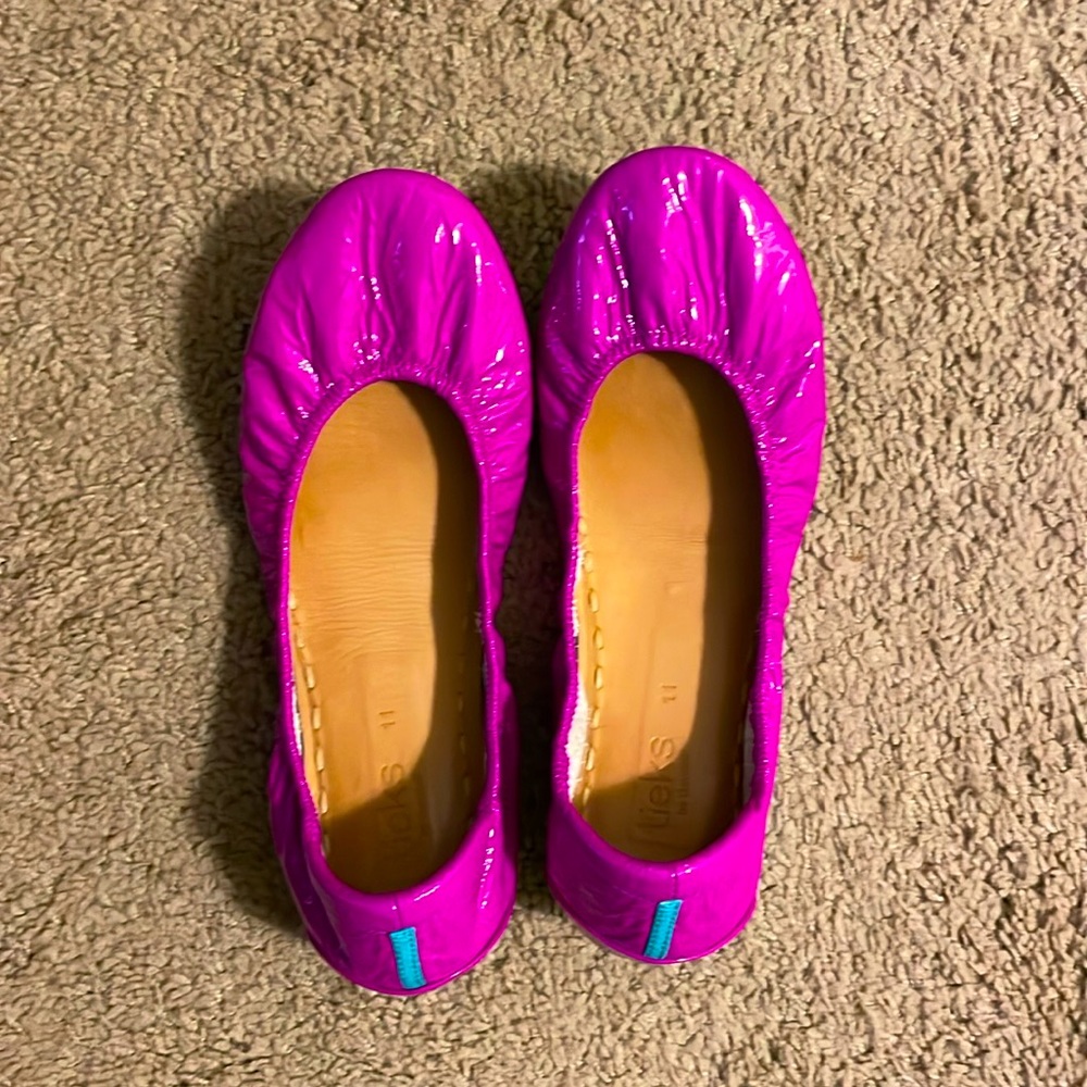 Ultraviolet Tieks Size 11 - like new!